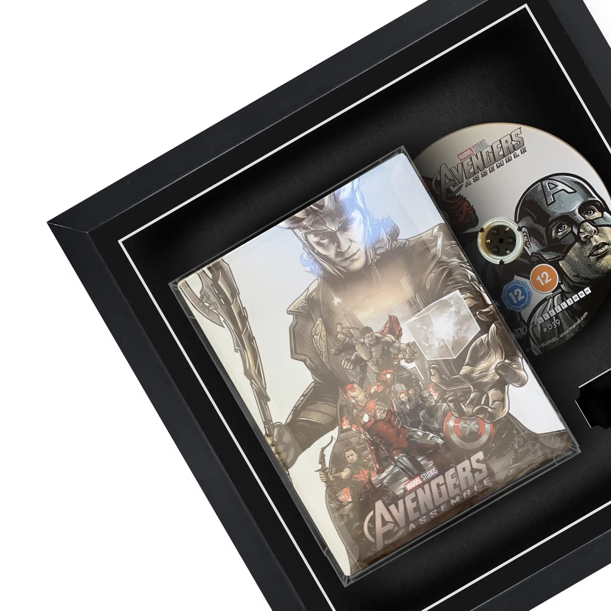 Frame a movie: Your Blu-ray / 4K movie displayed within this square frame, the perfect way to showcase your movie.